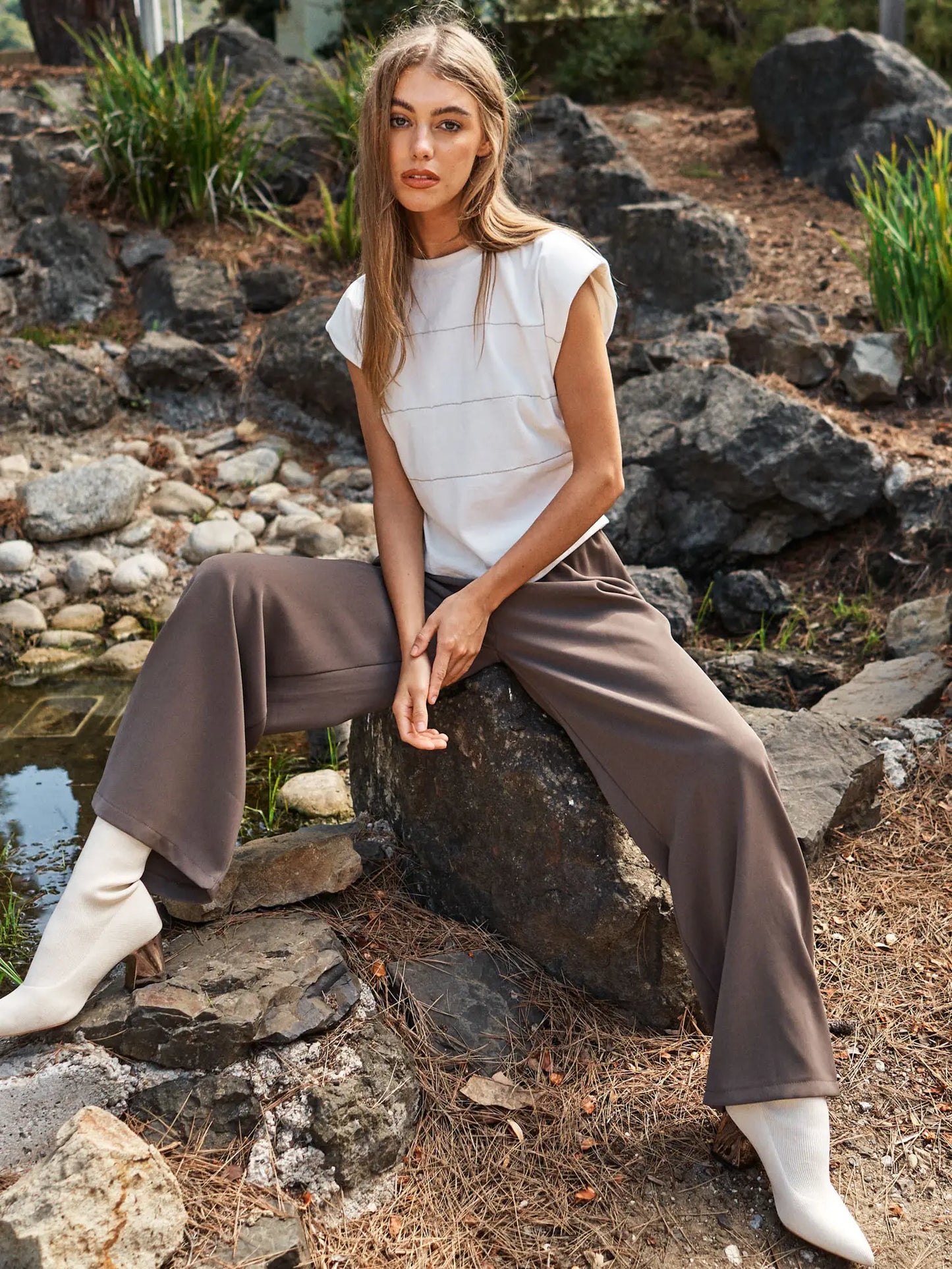 Line Mock Neck Short Sleeve Top